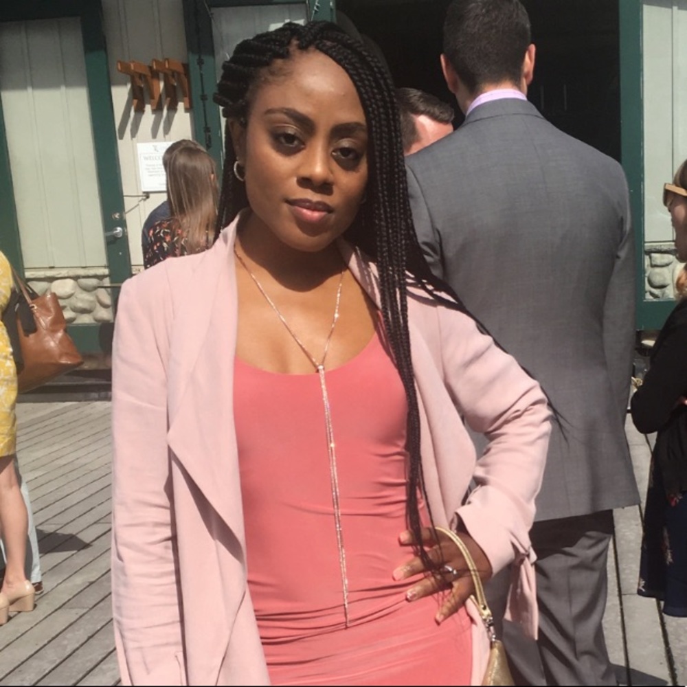 Love an item, send a reasonable offer! #LetsShop🛍